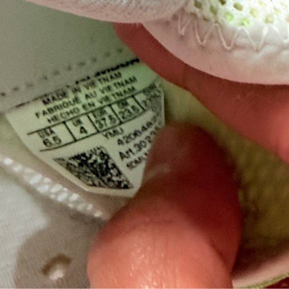 Under Armour Women's White and Light Green Athletic Shoes - Picture 7 of 8